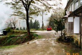 ���R�z��̌��֑O