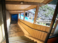 ���C��ւƍ~���K�i