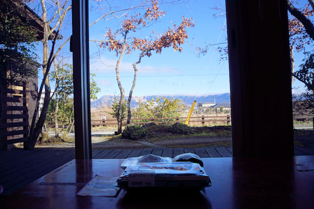 ASO�c����Ԕ����ٓ��̔~���̋x�e������̒���