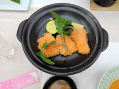 䕨