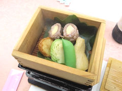 �䕨